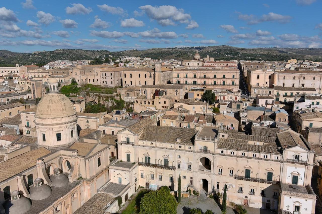 Hotel Palazzo Trigona Dependance Noto Exterior foto