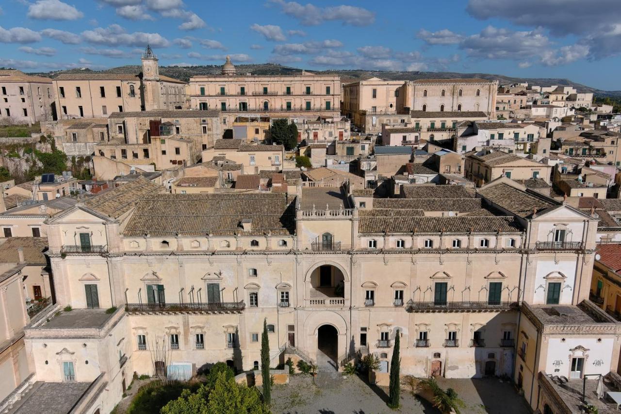 Hotel Palazzo Trigona Dependance Noto Exterior foto