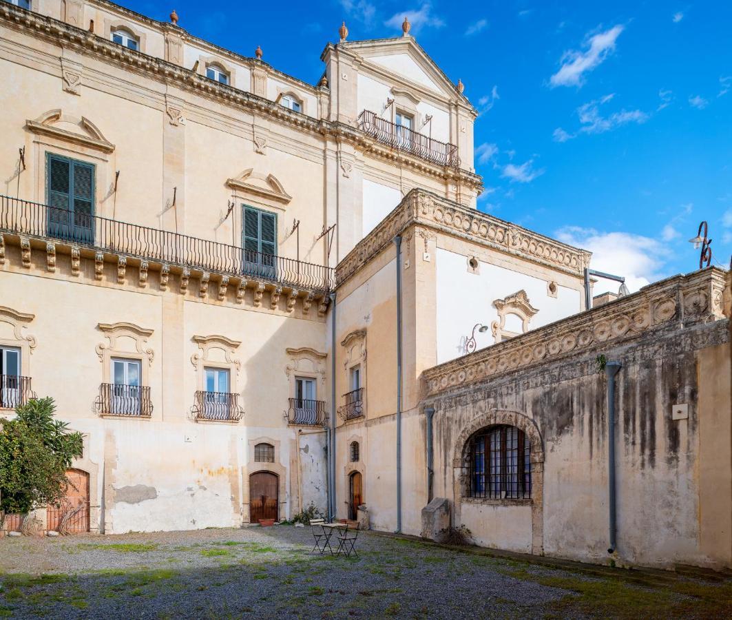 Hotel Palazzo Trigona Dependance Noto Exterior foto