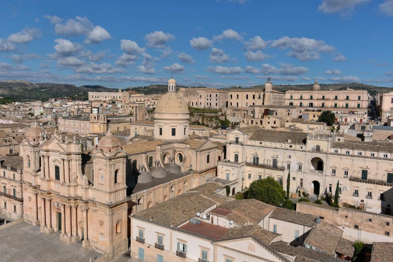 Hotel Palazzo Trigona Dependance Noto Exterior foto